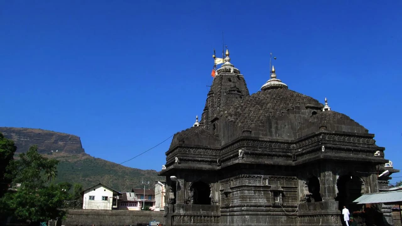 Trayambakeshwar Jyotirling Mandir-cover