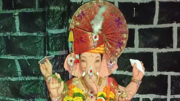 Shiv Shakti Chawl Tarun Mitra Mandal Ganpati Utsav-cover