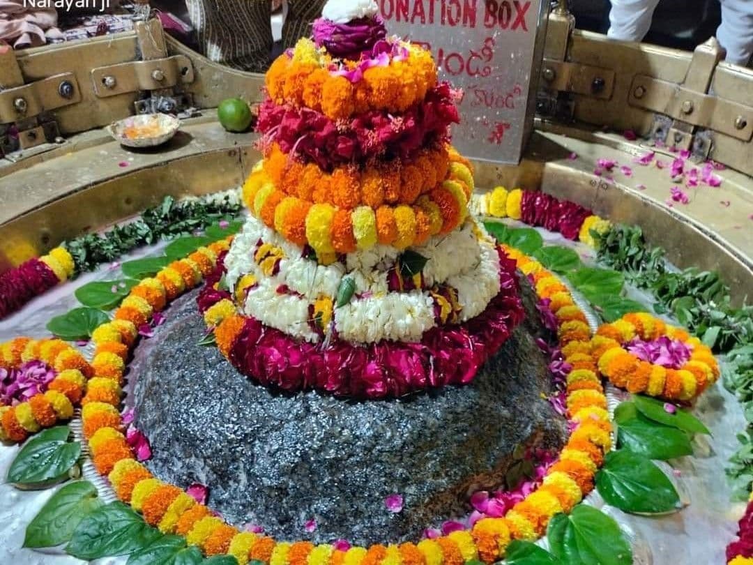 केदारेश्वर महादेव मंदिर में नाम गोत्र संकल्पUtsav Kriya Image