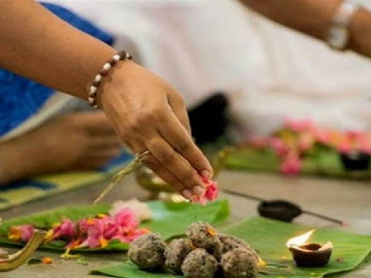 Pitri Tarpan at Haridwar Ganga GhatUtsav Kriya Image