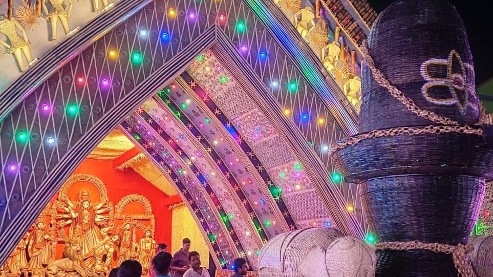 BANDHABPALLY SARBOJONIN DURGOTSAB-cover