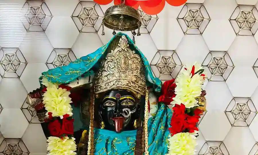 Ahuti & Sankalp at Kali Temple, LudhianaUtsav Kriya Image