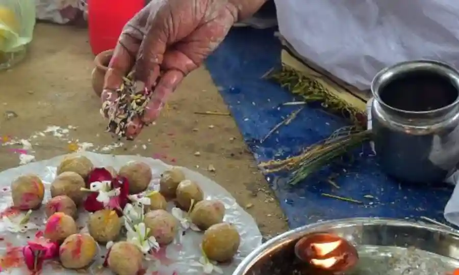 पितृ तर्पणUtsav Kriya Image
