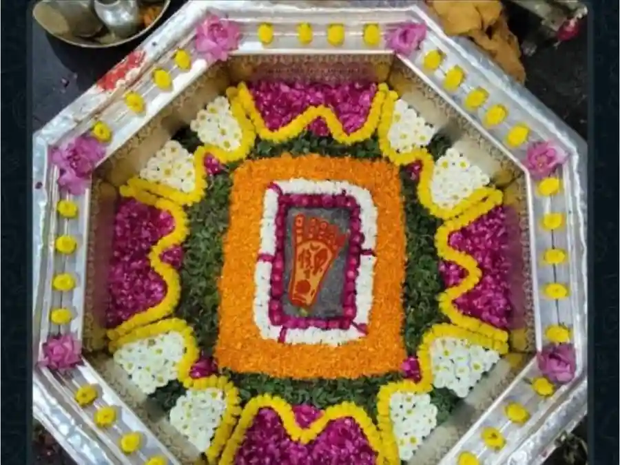 एकादशी विशेष विष्णु सहस्रनाम तुलसी अर्चना पूजा image