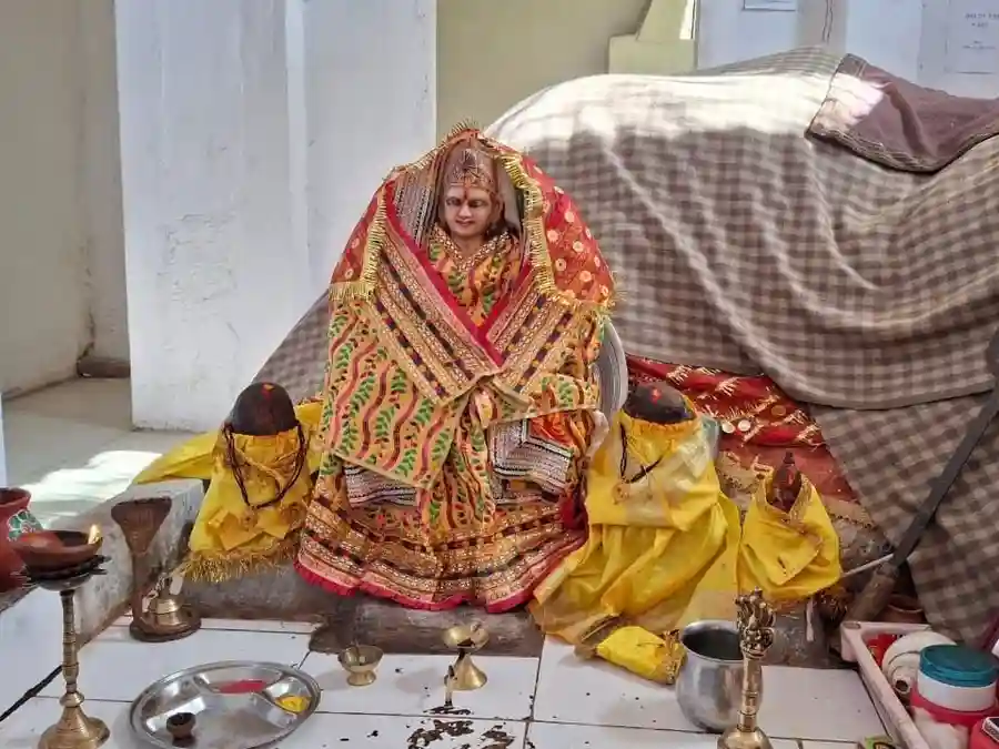 Kamakhya Mandir Ranibag Visesh Daan Seva image