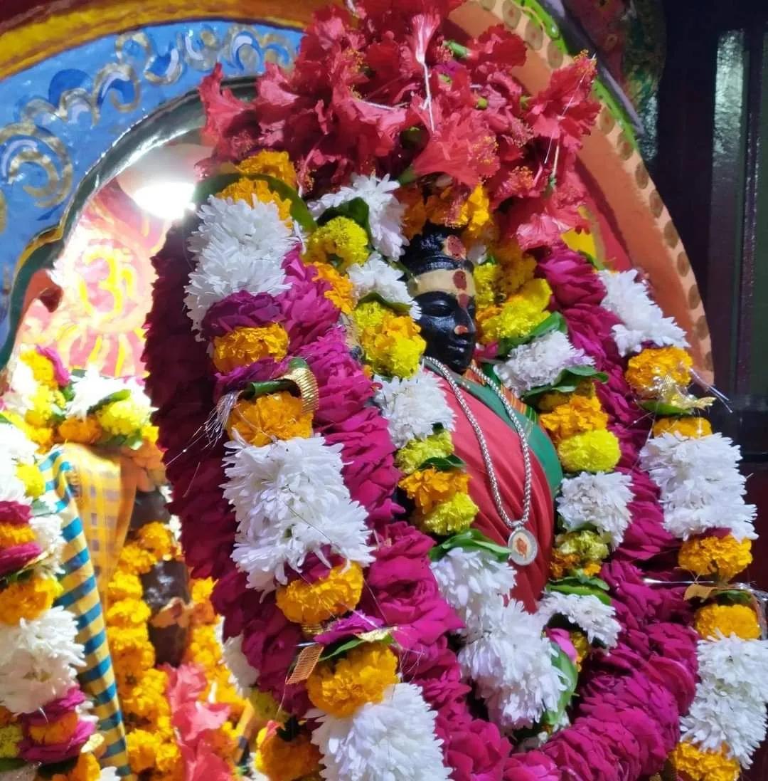 Vastra Daan With SareeUtsav Kriya Image