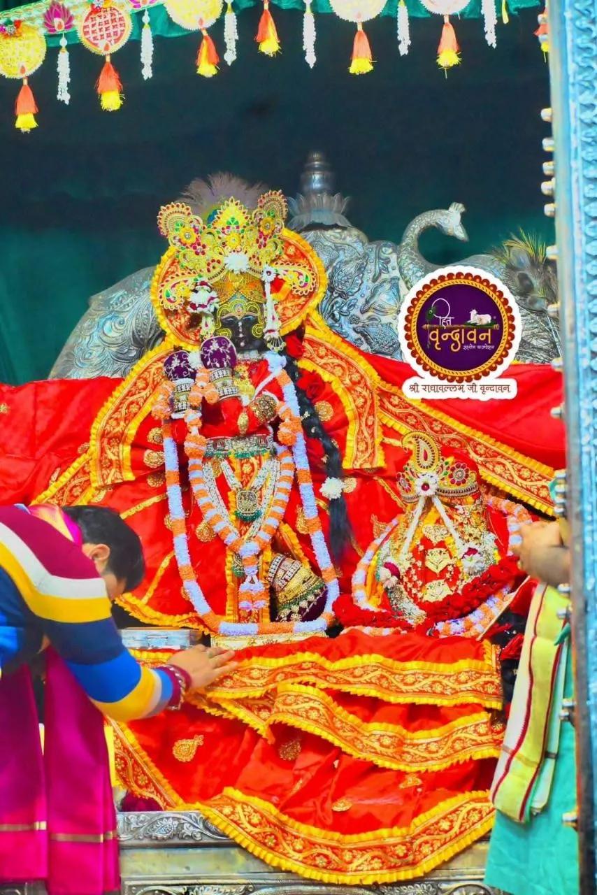 Poshak And Shringar Seva Utsav Kriya Image