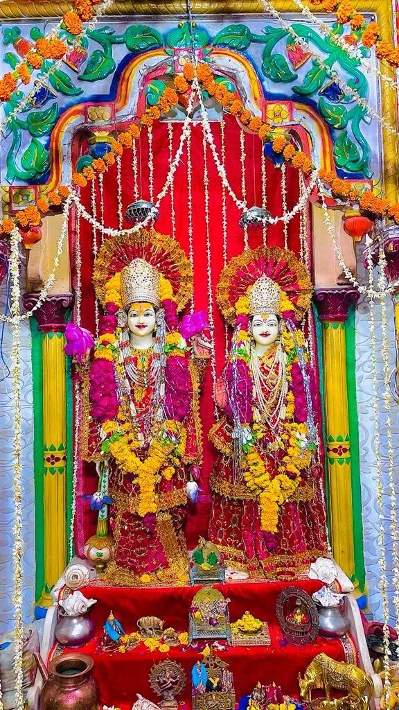 Vastra & Shringar ArpanUtsav Kriya Image