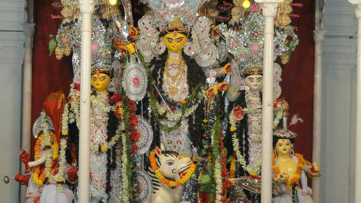 Hatkhola Dutta Bari Old Durga Puja Since 1716-cover